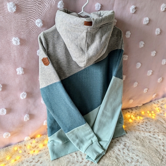 Wanakome Color Block Hoodie - Picture 8 of 10